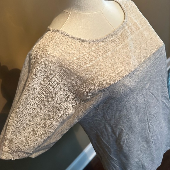 J. Crew Cream Lace & Grey Dolman Relaxed T-Shirt Size S - Picture 2 of 5
